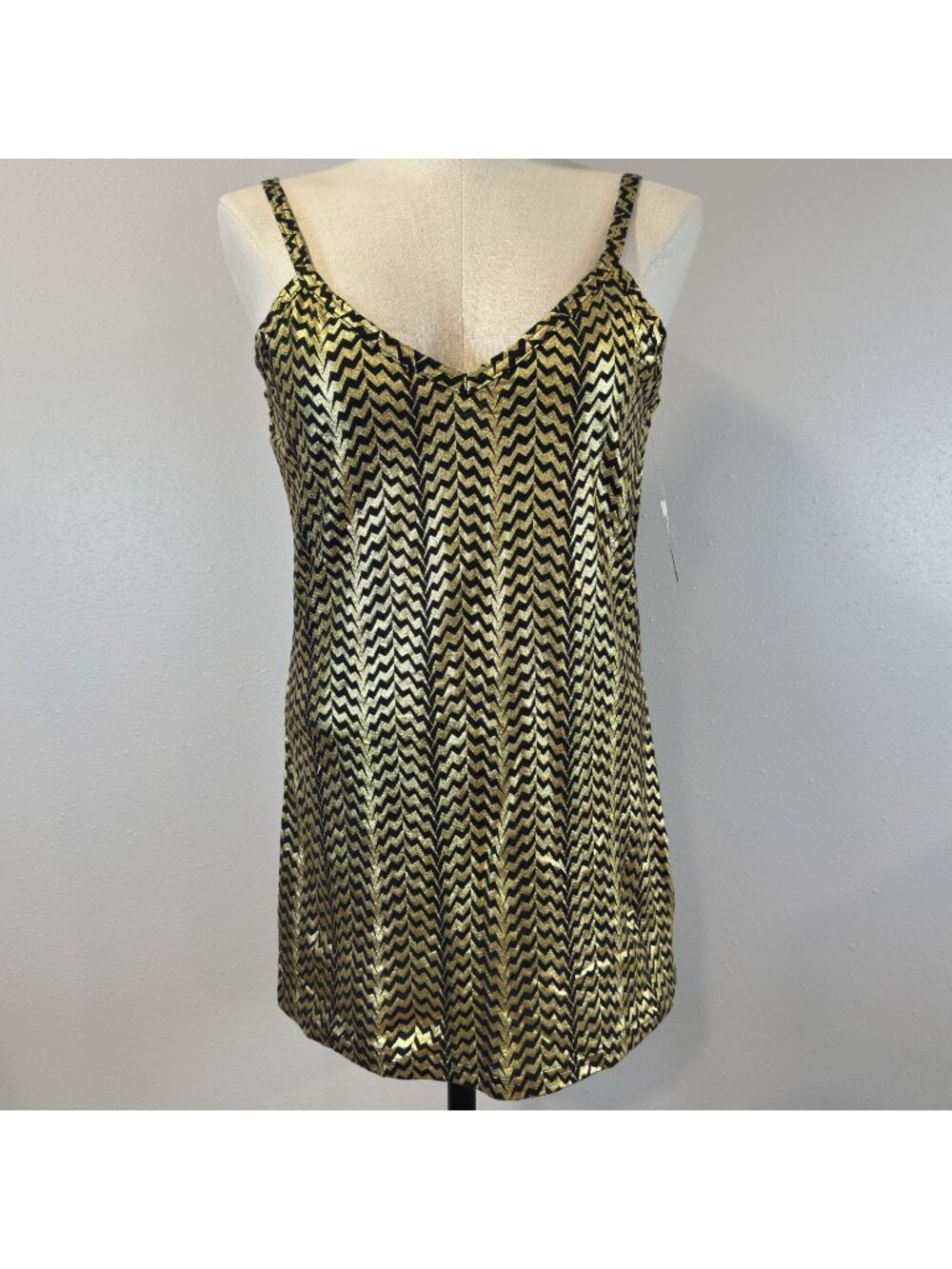 Reversible Gold Black Chevron Camisole Tank Womens XL/XG Shiny No Boundaries NEW